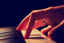 UG体育：津媒：王霜结束留洋仍能发挥余热，却难掩近年来状态下滑的现实.